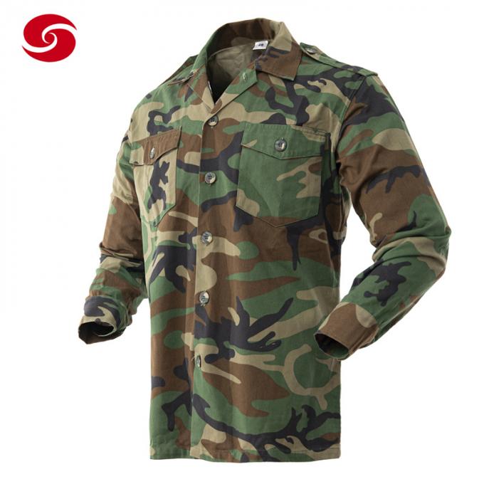Afrikanischer Militärsoldat Woodland Camouflage Uniform für Mann