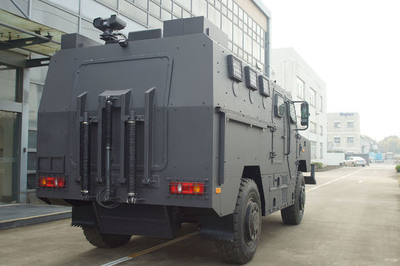 Military Bulletproof 4x4 Anti Riot Car With 2000kgs Payload
